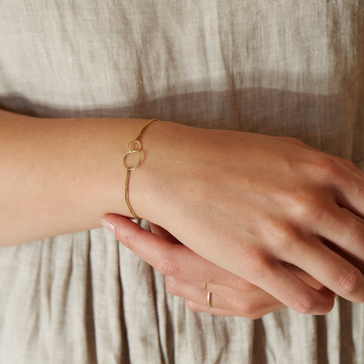 Linked Circle Bracelet