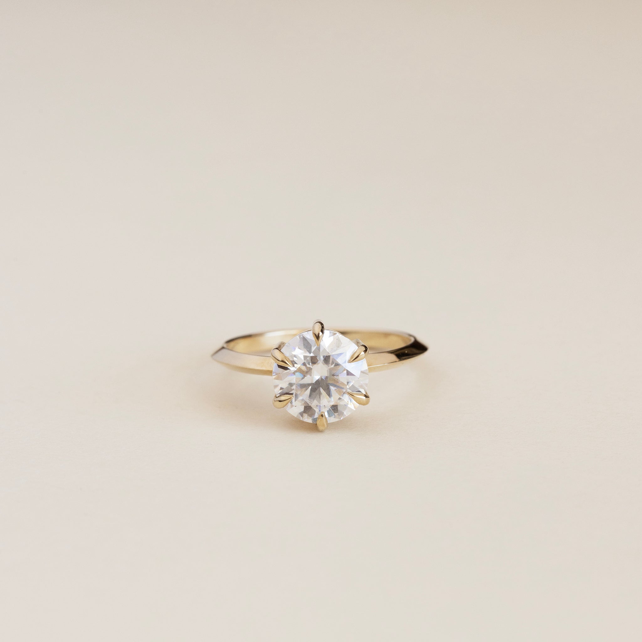 9ct Round Brilliant Six Claw Solitaire Ring