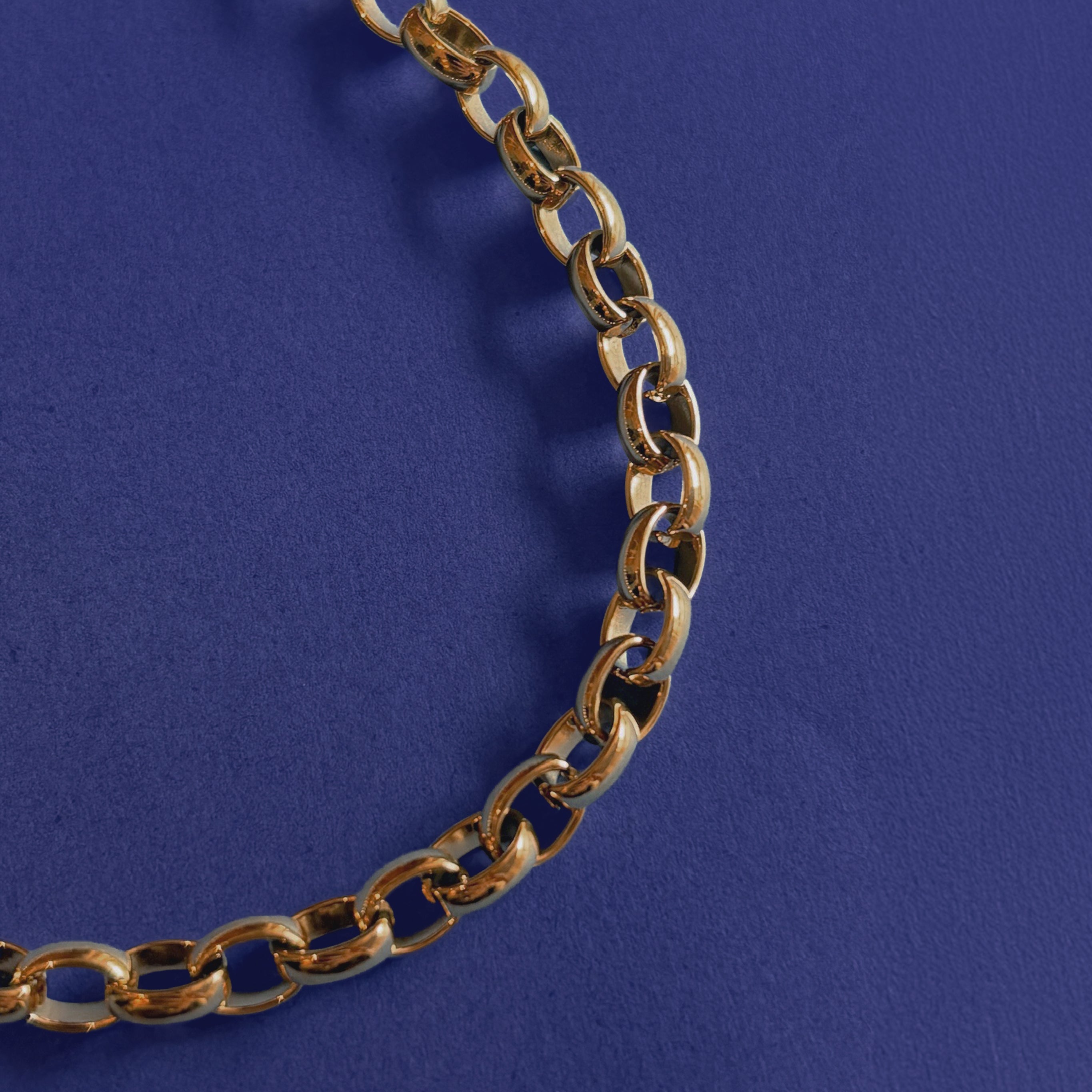 Bold Ovale Necklace