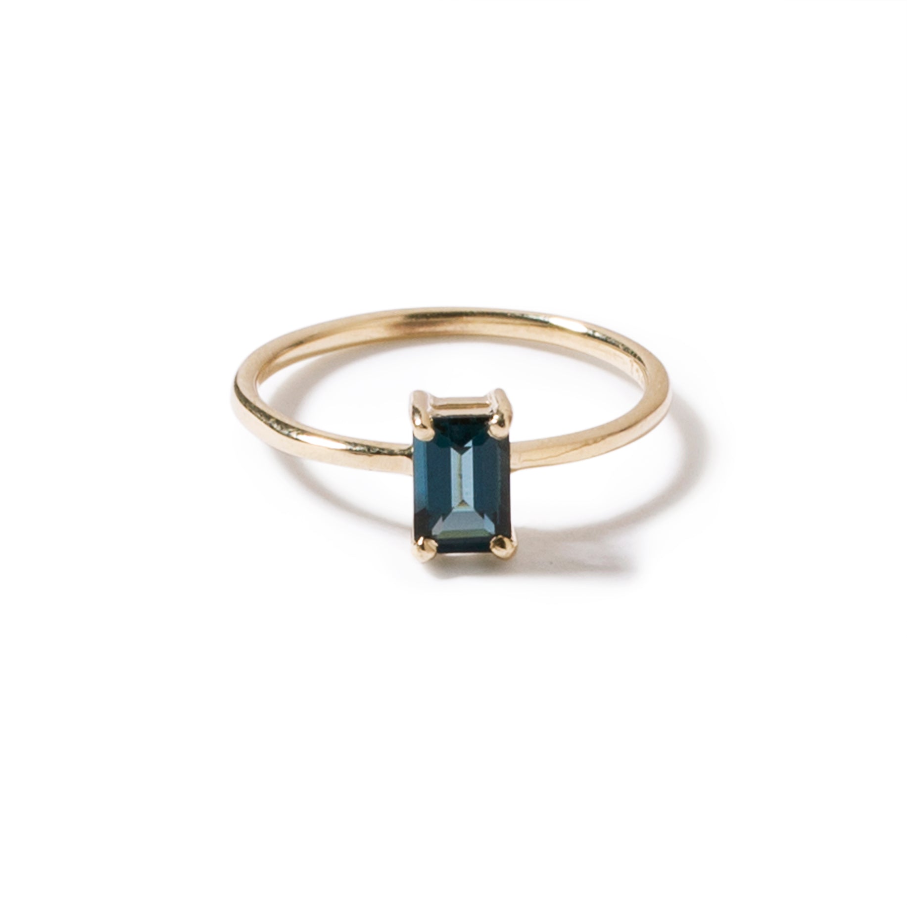 9ct Gold Luxury Vertical Emerald Cut Ring